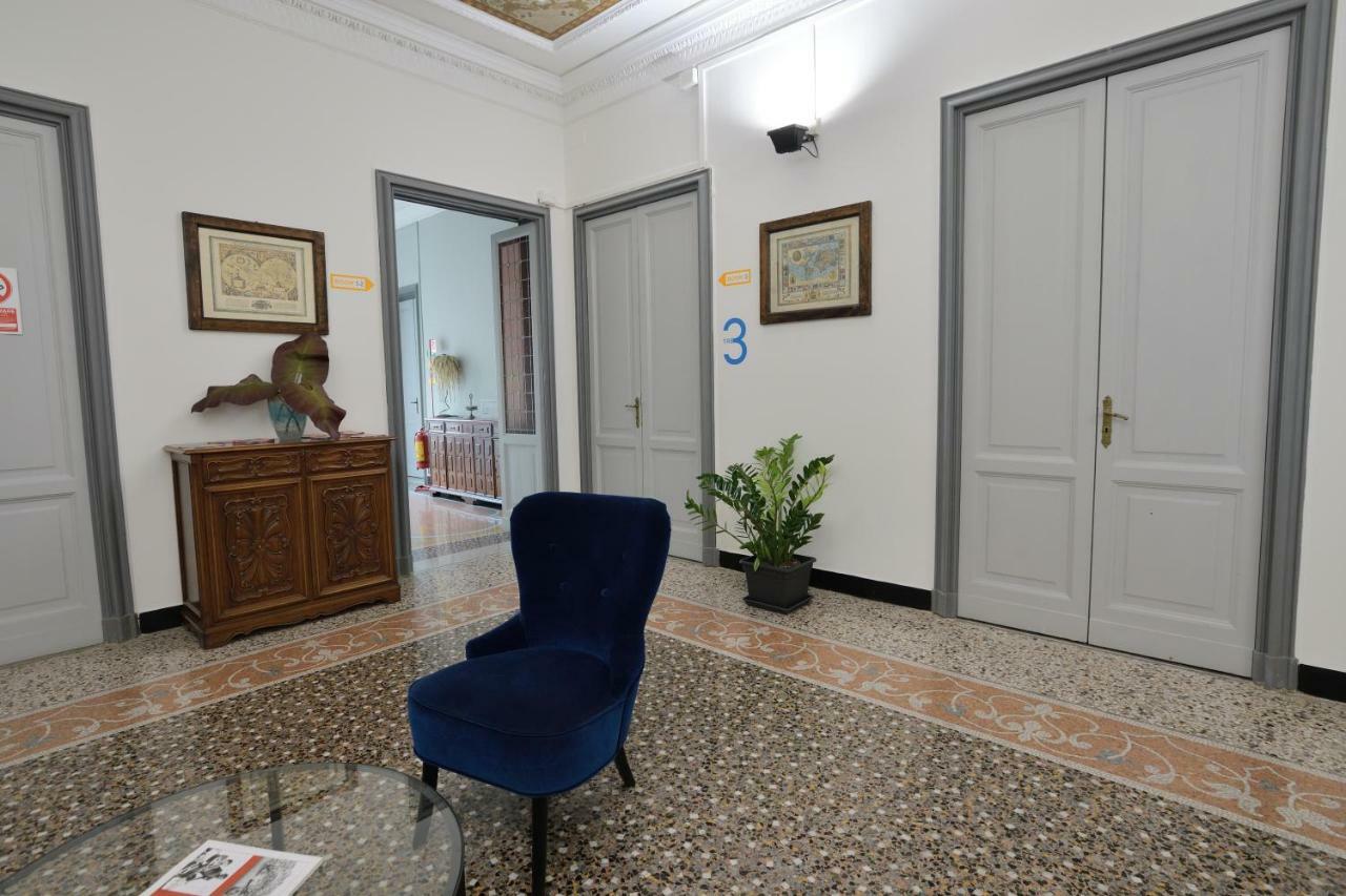 Check-Inn Rooms Genova Centro Exterior foto